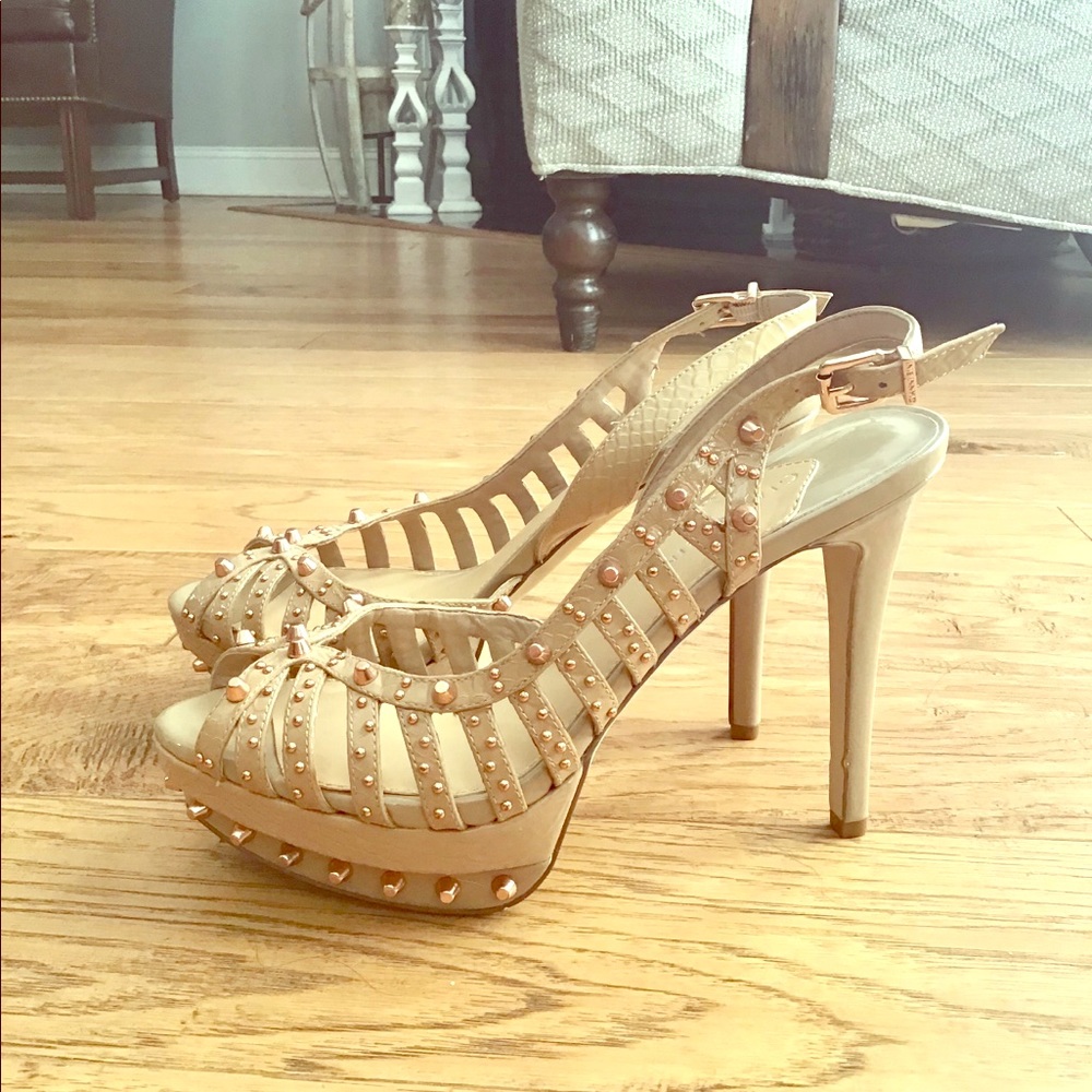 Gianni Bini Saucy279 Sander Nude Studded Pumps